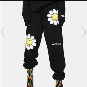 BSR by Samii Ryan take it easy black daisy print sweatpants size S NWT